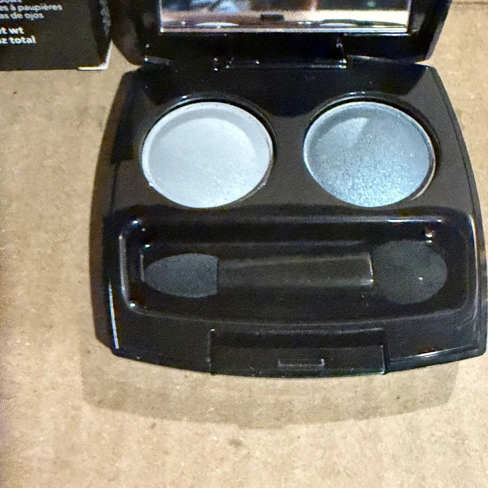 Avon true color eyeshadow dou smokey moonlight